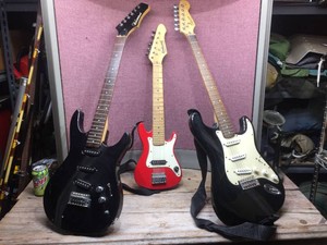 (3) Vintage Electric Guitars - SILVERTONE - Hohner Rockwood - Fender Squier Strat