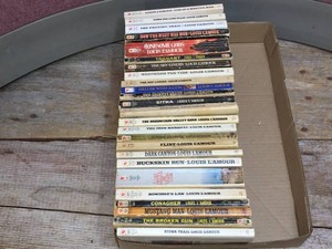 Vintage LOUIS LAMOUR - Paperback Novels