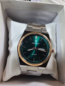 NEW Poedagar Mens Green Dial Quartz Watch  Stainless Steel Bracelet  Box