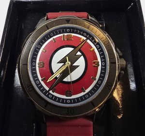 DC COMICS THE FLASH Superhero Watch  Bold Red & Gold Lightning Bolt Dial  Collector Box  NEW OLD STOCK