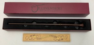 Collectible Harry Potter Olivanders Wand Universal Studios In original Box
