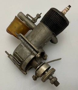 Vintage 1940s O&R .60 Antique Model Plane Engine 5 x 5