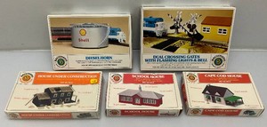 Misc. Bachmann Brand HO Train Buildings And Dual Crossing Gates With Flashing Lights And Bell (All Kits New Open box One Factory Sealed)