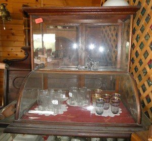Very Nice Vintage Store Display Case