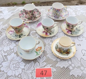 Lot of 7 cups and saucers