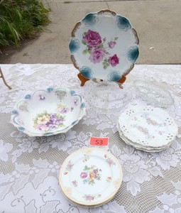 Two serving bowlsplates, 6 lunch plates, 2 divided vegie plates