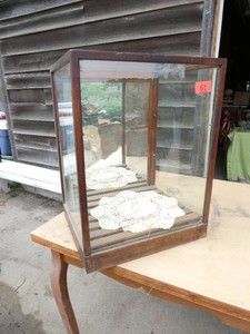 Awesome Vintage Display Cabinet 18x16x24 tall