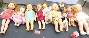 Group of vintage dolls