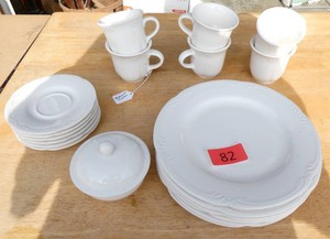 Pfaltzgraff china 19 pieces