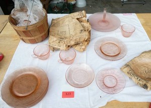 Lot of 1930s pink Dogwood depression glass