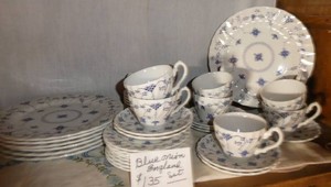 Blue Onion style - Yorktown English china set 39 pcs