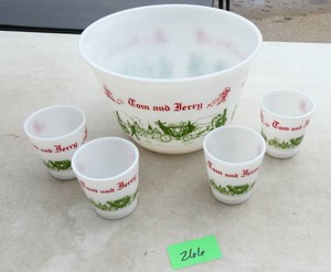 Vintage Tom and Jerry punch bowl and 4 cups