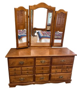 Traditional Wood Dresser with Tri-Fold Mirror & Multiple Drawers