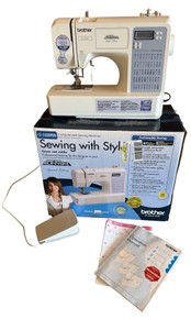 Brother Project Runway CE-5500PRW Computerized Sewing Machine with Box & Accessories