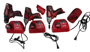 Milwaukee Cordless Drills   3 Drills, Chargers & Batteries