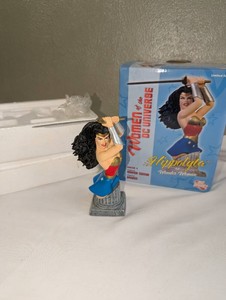 DC Direct Women of the DC Universe Hippolyta as Wonder Woman Bust  Amanda Conner  #6922000