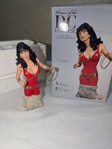 DC Direct Women of the DC Universe Donna Troy Wonder Girl Bust  Adam Hughes  #5486000  Boxed