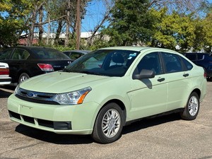 2010 FORD FOCUS SE 113k Miles  2 Owner  No Accidents Reported  2.0L Motor (NO RESERVE)