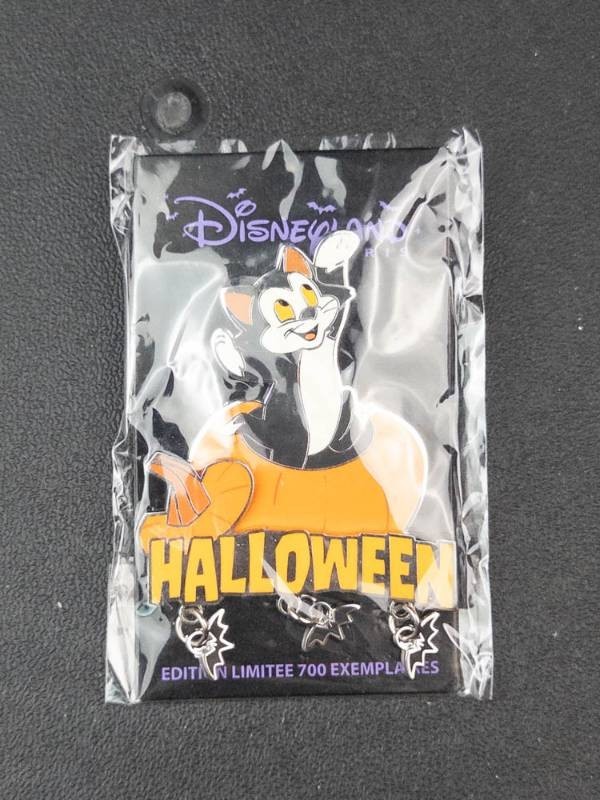 Disneyland Paris Halloween 2015 Figaro Limited Edition Pin