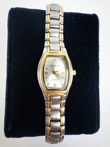 Wristwatch - Elgin Two-Tone Quartz Bracelet Watch -Running