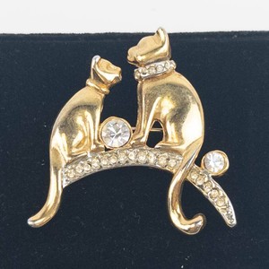 Cat Brooch - Two Cats Rhinestone Gold-Tone Pin
