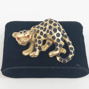 Leopard Brooch Pin - Gold-Tone With Red Rhinestone Eyes