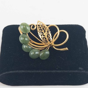 Jade Stone Filigree Leaf Brooch