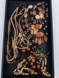 Costume Jewelry - Beaded Necklaces, Bracelets, Earrings & Brooch Mixed Lot