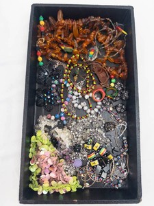 Costume Jewelry - Assorted Necklaces, Bracelets & Earrings Mixed Lot