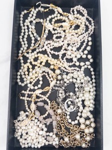 Costume Jewelry - Pearl-Style Beaded Necklace & Bracelet Assortment