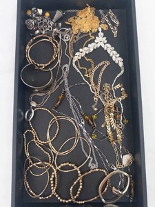 Costume Jewelry - Assorted Necklaces, Bracelets & Mixed Pieces