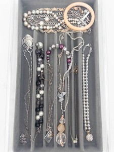Fashion Jewelry - Assorted Necklaces, Bracelets & Pendants Mixed Lot