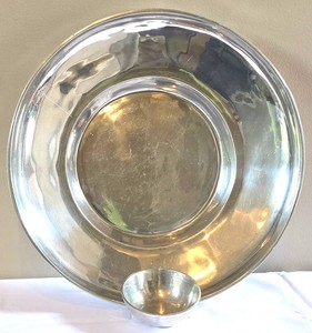 LR - Serving Bowls - Silver-Tone Pair, HR Mark