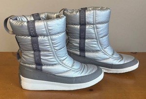 UBR1 - Sorel Womens Winter Boots Size 9