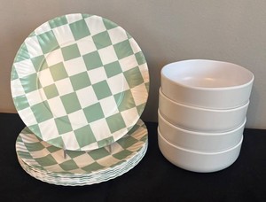 DR - Set of 8 Room Essentials Melamine Plates with Four Rachel Zoe Bowls