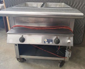 2 PAN COMMERCIAL ELECTRIC FOOD WARMING TABLE
