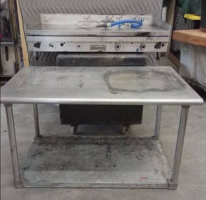 GAS GRIDDLE WITH NSF STAINLESS TABLE