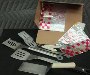 ASSORTMENT OF GRILL SPATULAS AND BOX OF SANDWICH PAPER