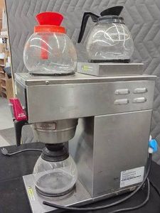 COFFEE MAKER WITH 3 COFFEE POTS