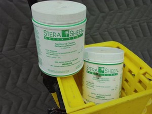 BRUTE MOP BUCKET & CLEANER