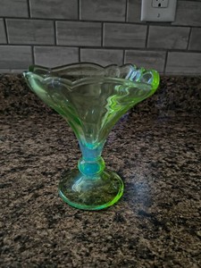 Vintage Uranium Dessert Dish