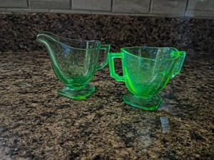 VTG Green Uranium Glass Footed Creamer and Sugar Bowl