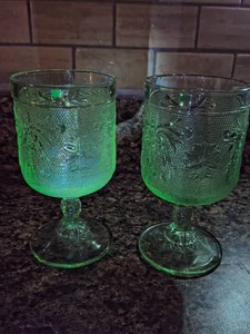 Indiana glass Uranium Chantilly goblets(2)