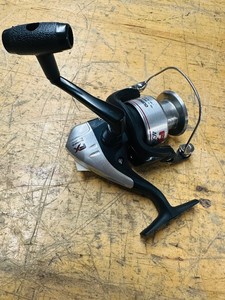 New, out of pkg SHIMANO FX4000FB Spinning Reel - RH