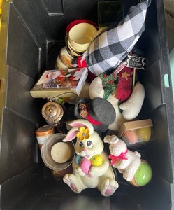 Christmas Decor, Pottery Bowls & Holiday Figures Mixed Lot
