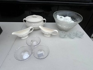 Home & Garden Party Soup Terrain, Better Homes & Gardens Gravy Boats, Plastic Servingware & Punch Bowl Mixed Lot