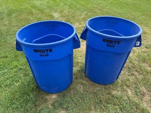 Rubbermaid BRUTE Commercial Waste Containers - Blue (Lot of 2)