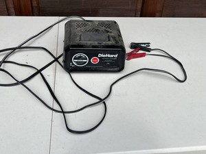 DieHard DH136 12V 6A Automatic Battery Charger