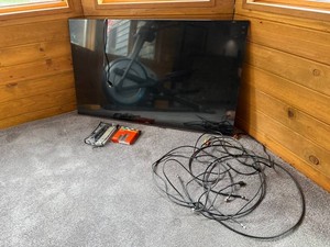Toshiba 55L6200 TV w Remote