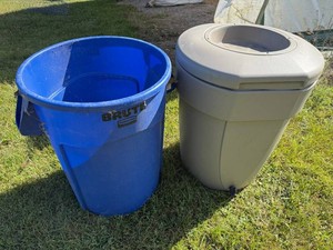 Rubbermaid BRUTE & Wheeled Utility Containers (Lot of 2)